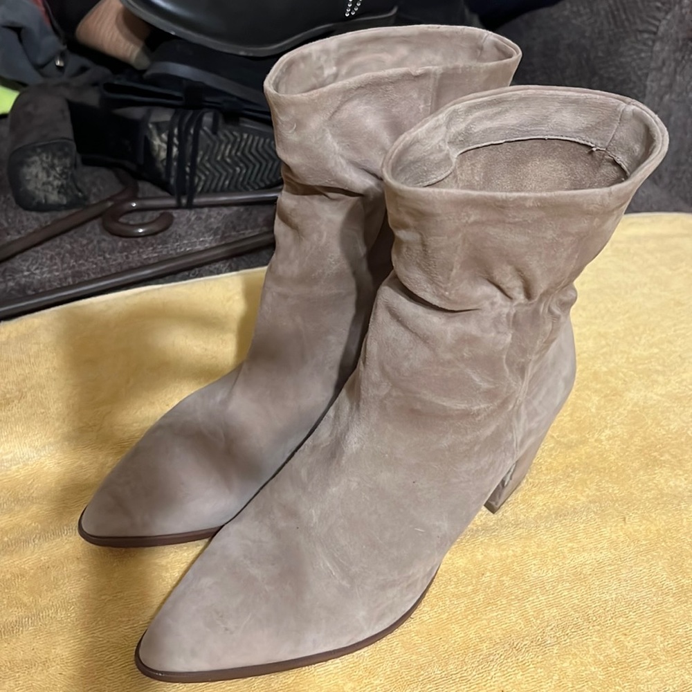 Sole Society  beige leather booties NWOT soft leather size 91/2M